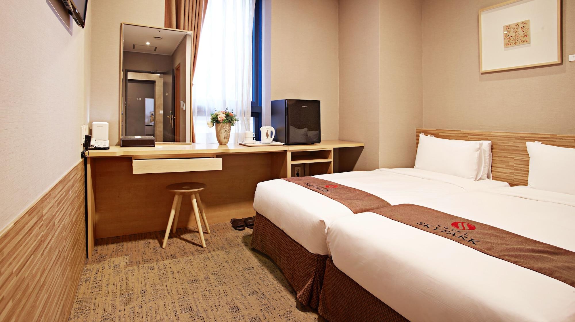 Hotel Skypark Myeongdong 2 Seoul Exterior photo