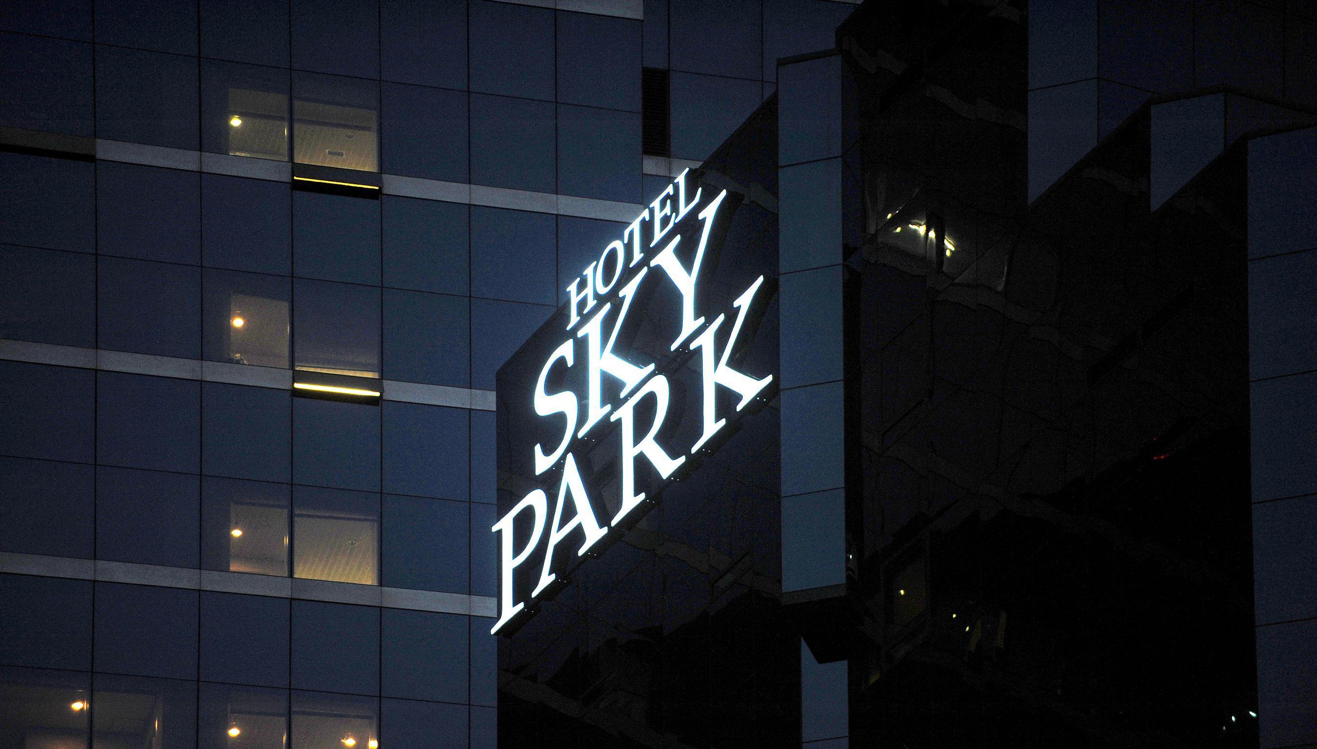 Hotel Skypark Myeongdong 2 Seoul Exterior photo