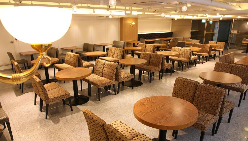 Hotel Skypark Myeongdong 2 Seoul Exterior photo
