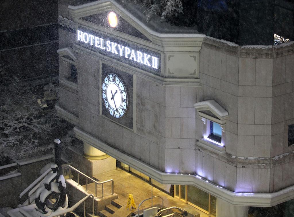 Hotel Skypark Myeongdong 2 Seoul Exterior photo
